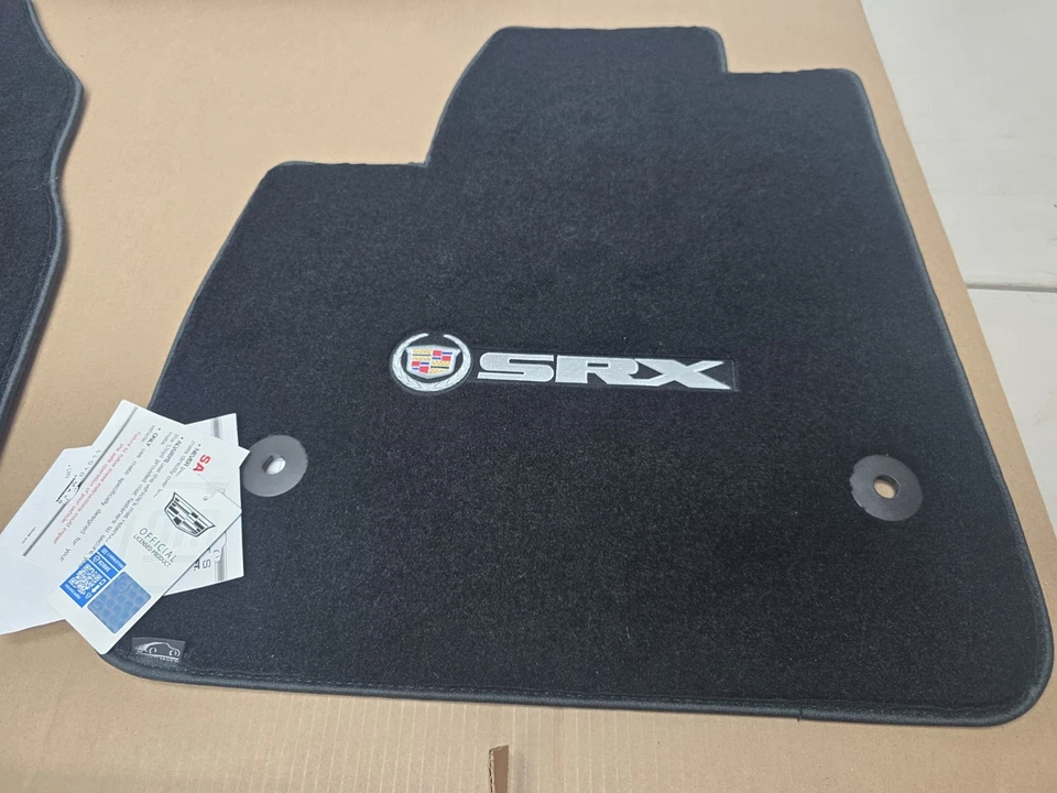 04-16 Alfombrillas genuinas Cadillac SRX logotipo de escudo OEM GM Lloyd alfombrillas revestimientos Foto 3 de 4