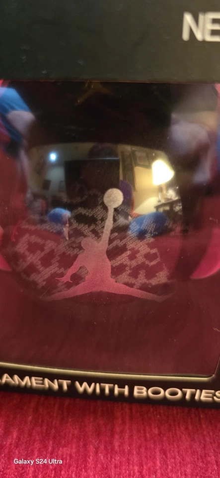 Nuevo adorno Air Jordan recién nacido con botines gris y blanco estampado elefante Foto 3 de 4