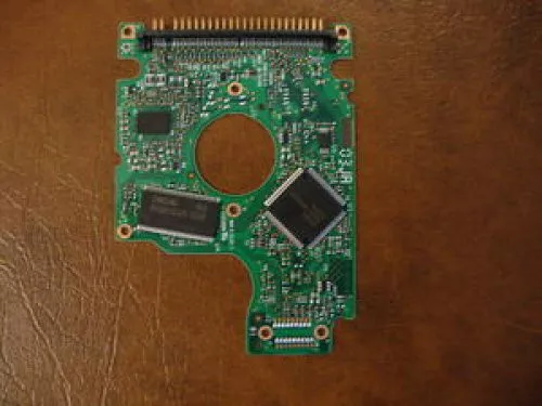 Hitachi HTS541010G9AT00 MLC:DA1175 PN:13G1591 (0A26798 DA1188_) 100gb IDE PCB - Picture 1 of 1