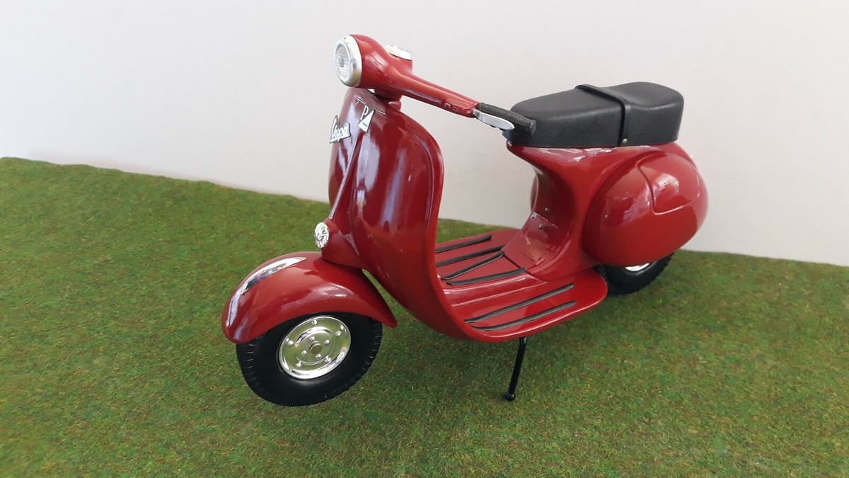 Modèle réduit en métal de scooter rouge Vespa vintage, réplique de moto faite main, sculpture en métal miniature de moto rétro jouet cadeau décoration d'intérieur - France Modèle réduit en métal de scooter rouge Vespa vintage, réplique de moto faite main, sculpture en métal miniature de moto rétro jouet cadeau décoration d'intérieur - France