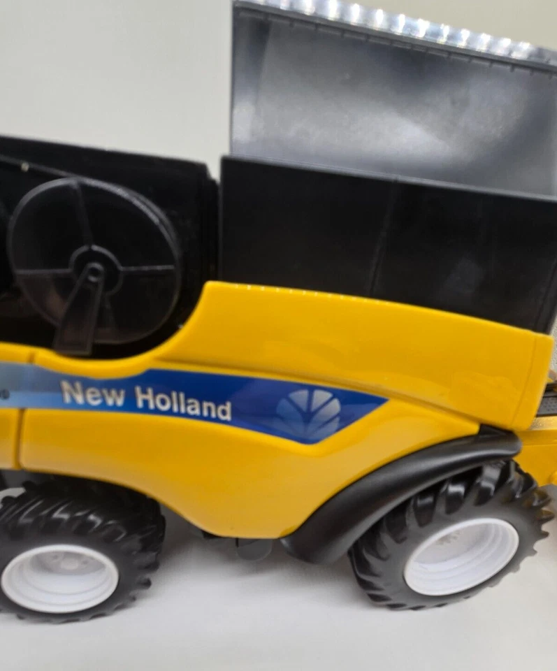 New Holland CR90 联合收割机 拖拉机 黄色 ,1/32 比例 - 塑料 — 第 4/4 张图片