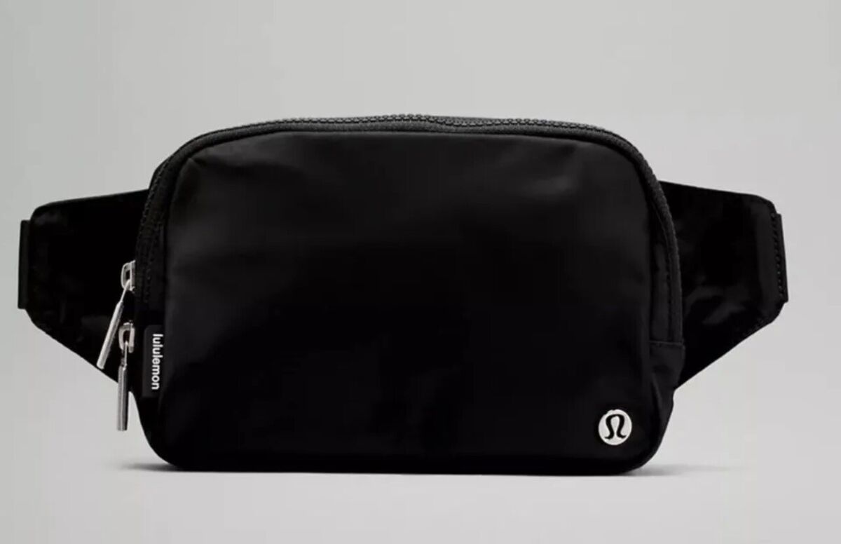 Lululemon Everywhere Belt Bag BLACK 2L - New With Tags | eBay Lululemon Everywhere Belt Bag BLACK 2L - New With Tags | eBay