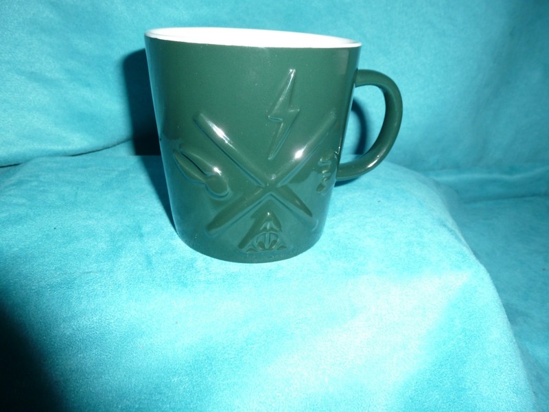 Harry Potter Lg Mug Wizarding World cross lighting bolt/triangle/golden snitch +