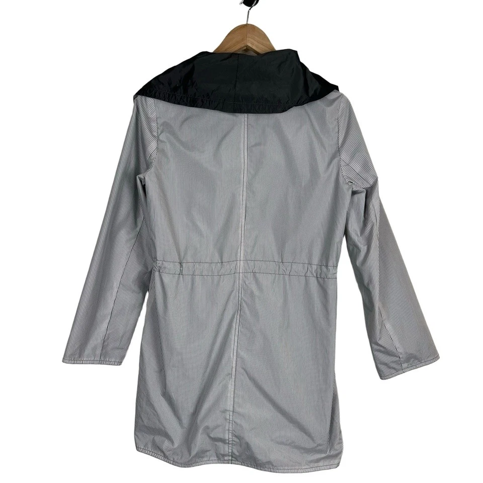 Куртка Chicos маленькая серая в полоску двусторонняя дорожная дождевая компактная легкая - Изображение 3 из 4