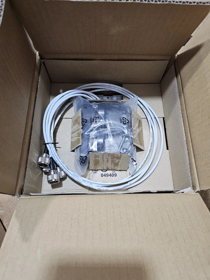 NUEVA ANTENA RF LAIRD PANEL WIFI TIPO N MACHO PDQ24499-91NM PUERTO CUÁDRUPLE Foto 2 de 3