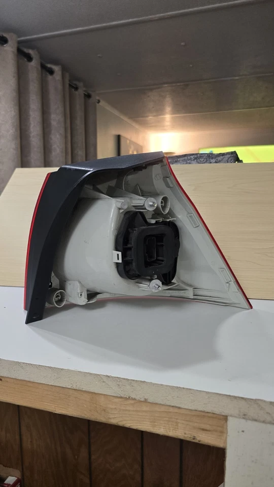 Luz trasera derecha pasajero Volkswagen Rabbit 28801 2006-2009 Foto 4 de 4