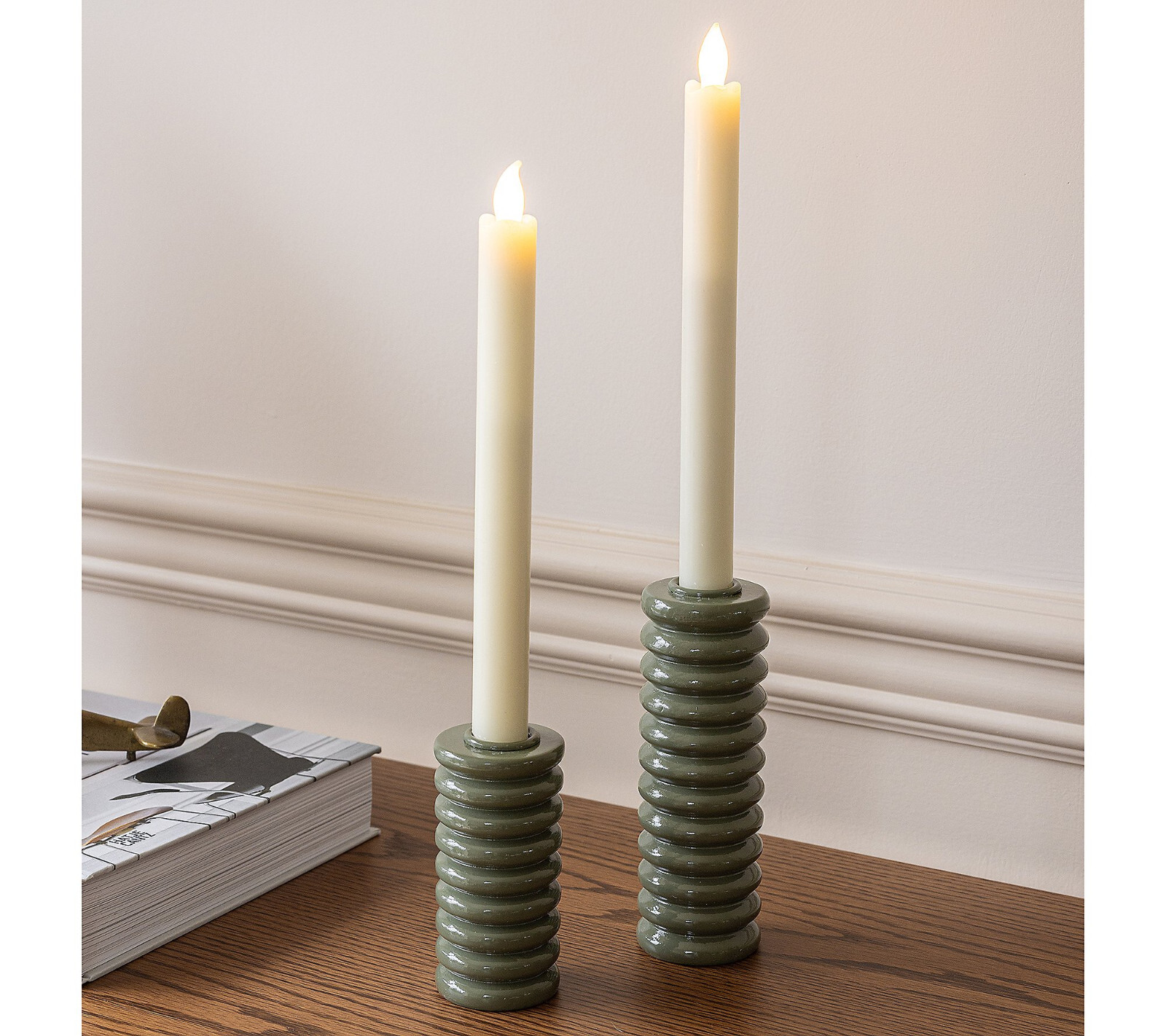 Набор из 2 4-х и 6-ти конусных держателей с восковыми светодиодами от Bright Bazaar Lilac 5390₽