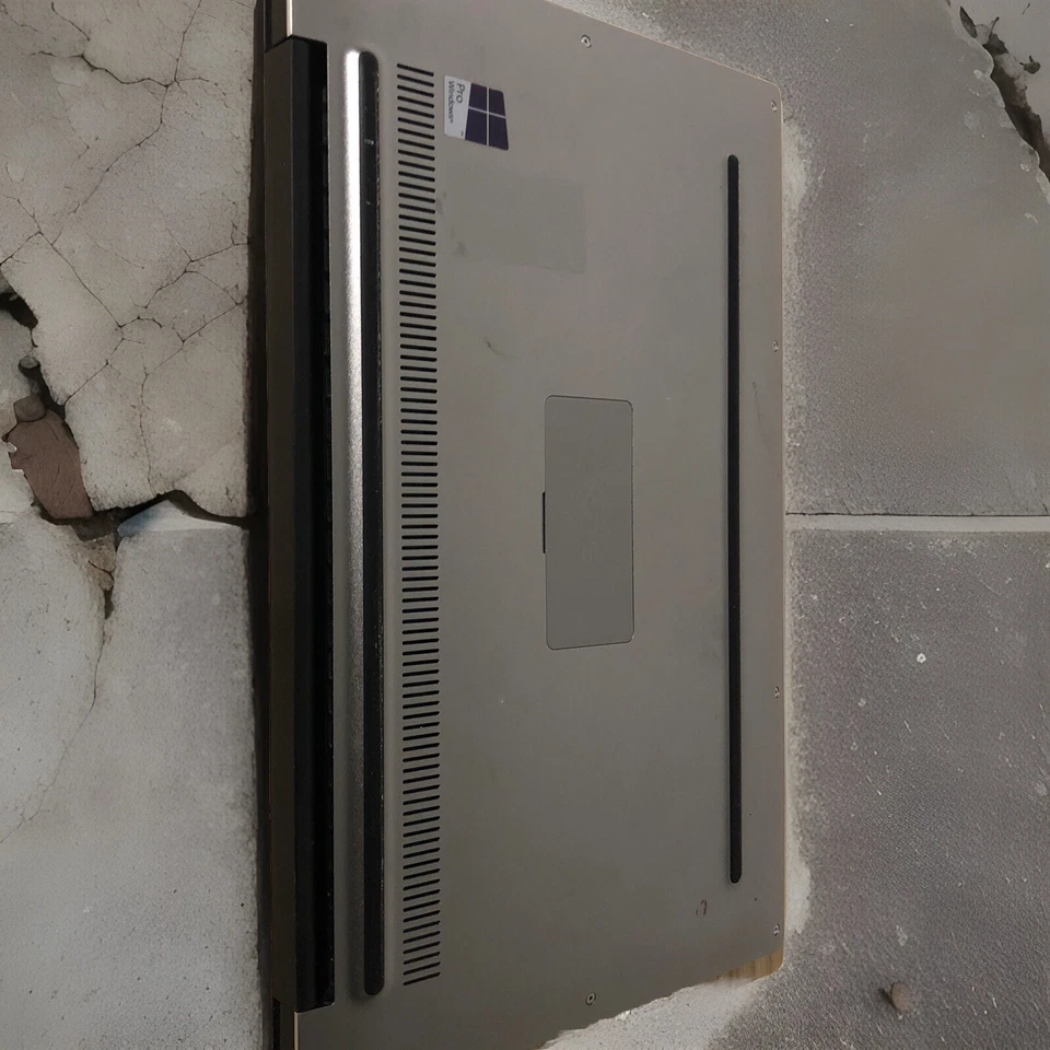 Dell XPS 13 13in. (512GB, Intel Core i7 5th Gen., 2.6GHz, 8GB) Notebook/Lap Touc - Image 3 of 4