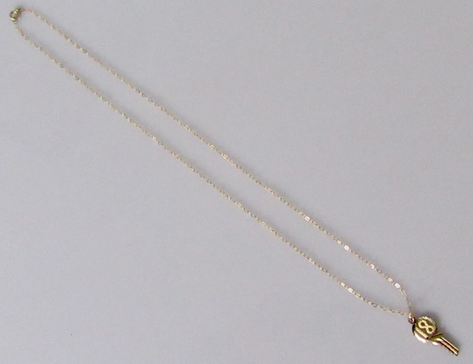 Collar de oro de 9 quilates - Colgante con llave vintage de oro amarillo de 9 quilates '18' y cadena de oro de 9 quilates Foto 2 de 4