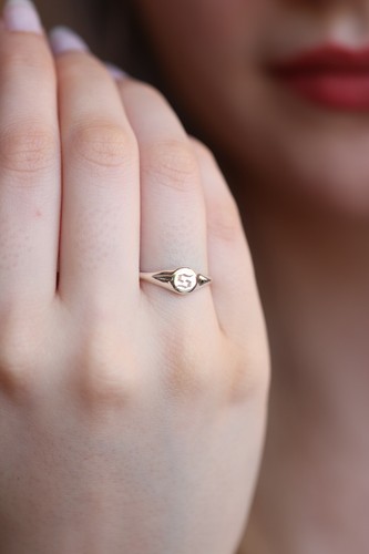 14k 18k Real Gold Engraved Signet Ring / Handmade Signet Ring - Picture 10 of 11