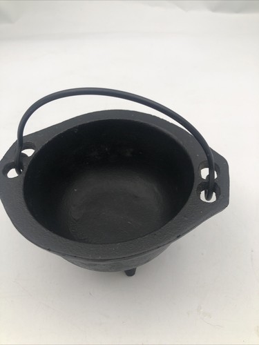 NAii Cast Iron Cauldron Black Rustic Kettle Pot With Metal Handle 5" × 3” - Picture 2 of 6