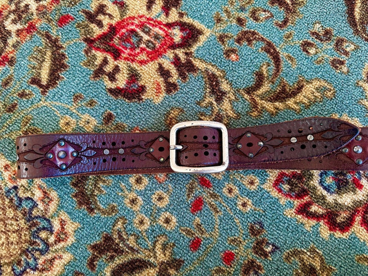 Streets Ahead Italian Leather Ivory Studded Belt Buy White Studded Belt With Gold Rivets | Capo Pelle main image 2