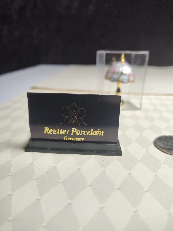 Lámpara de mesa miniatura de porcelana Reutter para casa de muñecas 1:12 Foto 2 de 4