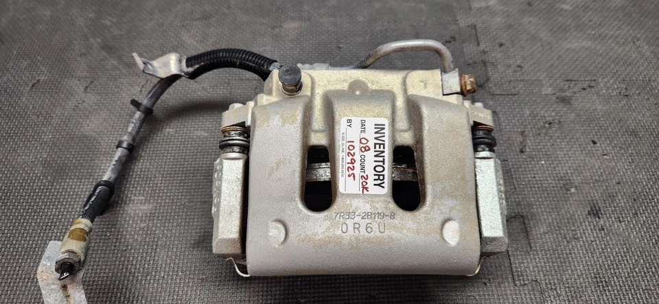 Комплект суппортов переднего тормоза 2005-2009 Ford Mustang GT - OEM - Изображение 3 из 4