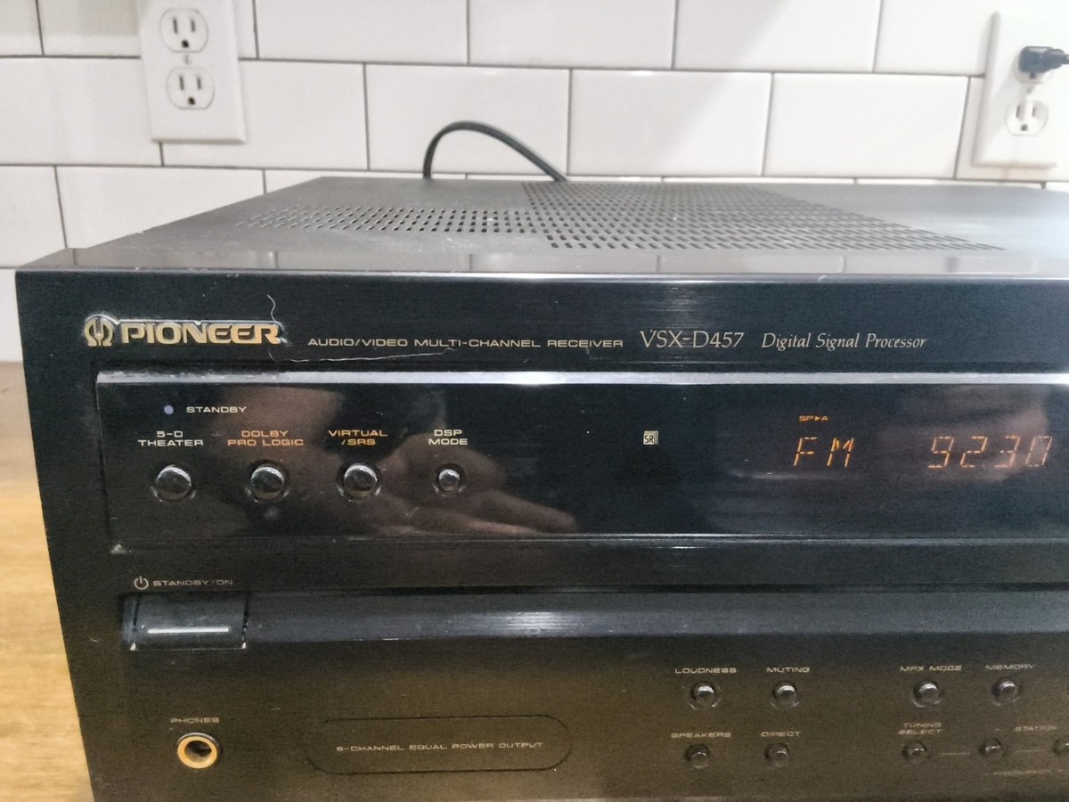 Pioneer VSX-D457 - 5.1 Ch Surround Sound AM FM Stereo Receiver W