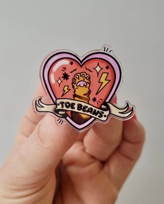 Zehenbohnen Katzenpfote Acryl Pin Anstecker - Tattoo Stil Alt Art Geschenk für Katzenliebhaber