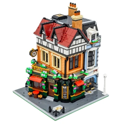 MOC Casa ad angolo in stile Tudor set di costruzione / 3266 pezzi e 8 personaggi