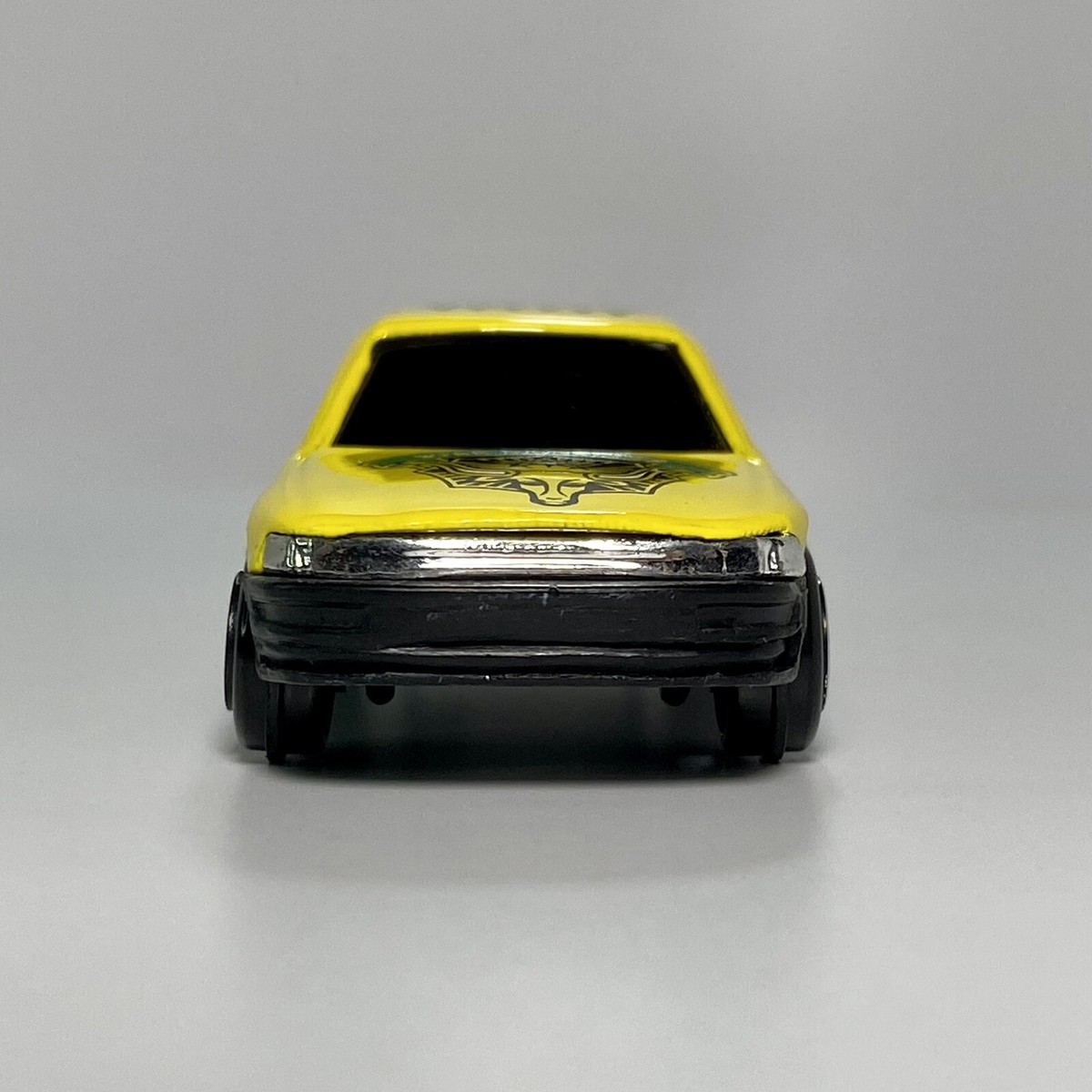 Yatming #806 Lexus LS400/Toyota Celsior 1:64 Diecast Yellow Near