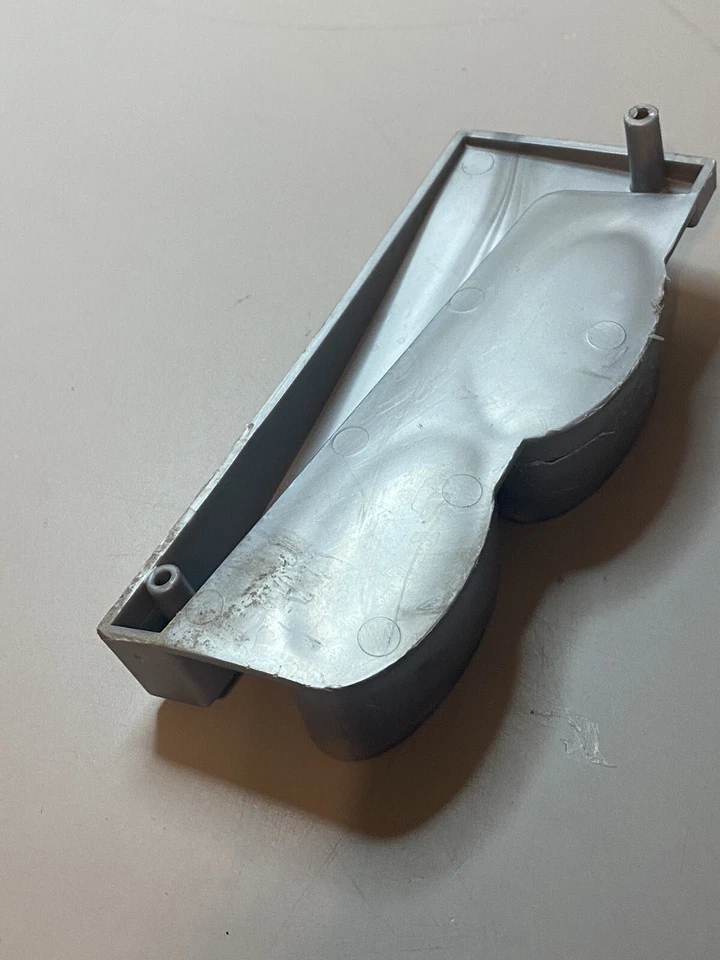 Power Wheels: Lightning McQueen: левая выхлопная труба H8256-2069 - Изображение 2 из 2