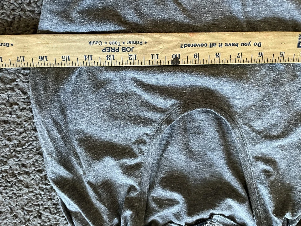 Camisa informal Express para mujer adulta gris medio liso cuello redondo Foto 4 de 4