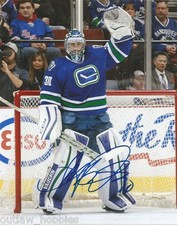 Vancouver Canucks Ryan MIller Autographed Signed 8x10 Photo COA M