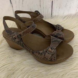 dansko joanie sandals