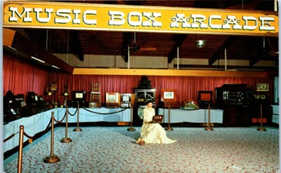 MUSIC BOX ARCADE Horn's Cars of Yesterday SARASOTA, Florida FL - Postcard