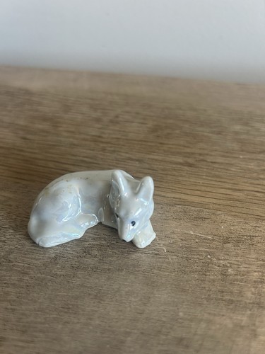 VTG Japan Porcelain Figurine Ceramic  Pottery Opalescent Silver Dog Laying Down