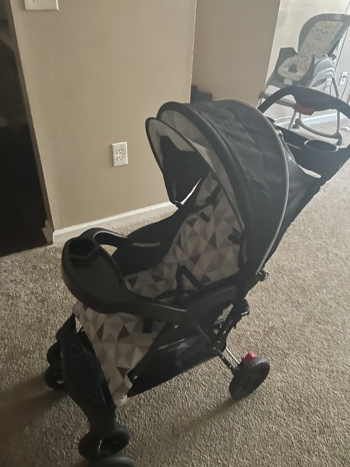 Baby Stroller - Image 2 of 2