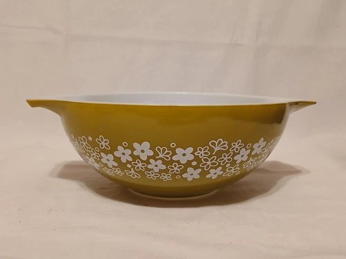 Vtg Pyrex Ovenware USA 444 - 4QT Bowl -  spring blossom green crazy daisy