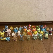Lot of 37 Bulk Sale - Pokemon Finger puppet Mini Figure G50797