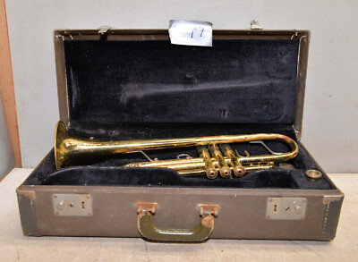 Vincent Bach Mercedes II trumpet & mouth piece vintage musical 
