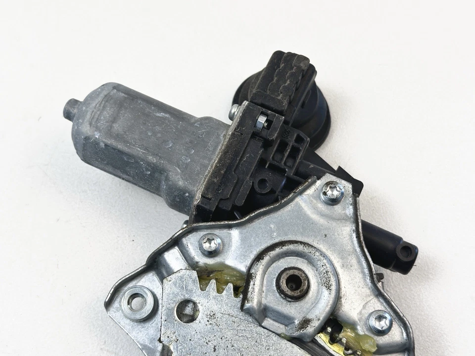 2014-2020 INFINITI QX60 REAR RIGHT DOOR WINDOW REGULATOR W/ MOTOR OEM 827303KG0A - Image 4 of 4