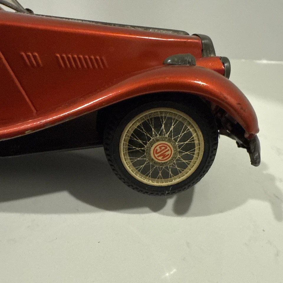 RARO Coche de Fricción de Estaño Bandai Vintage MG TD Años 50 Japón Rojo Bonito Juguete de Pintura Foto 2 de 4