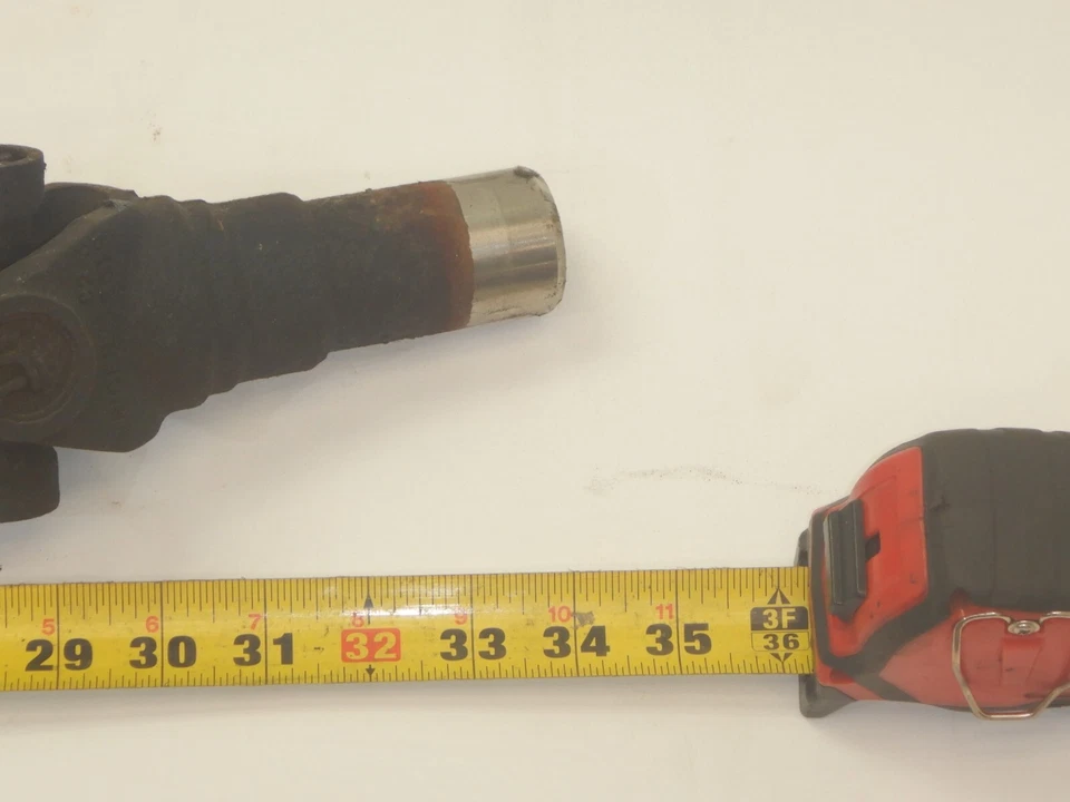 Jeep Cherokee XJ 96-01 OEM Rear Drive Shaft Driveshaft 28 Inch 4.0 Auto 8.25 - Image 3 of 4