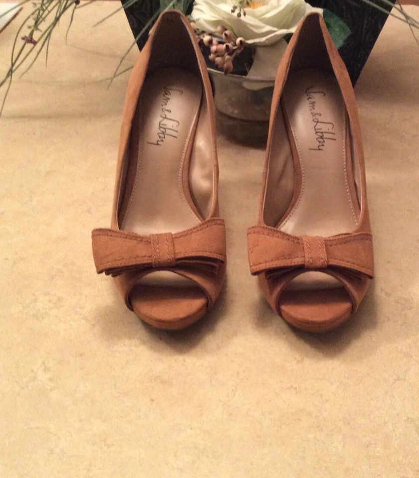 Nuevo Sam & Libby Mujer Manga Marrón Gamuza Punta abierta Arco Tacón Bomba Talla 8.5M, $65 Foto 3 de 4