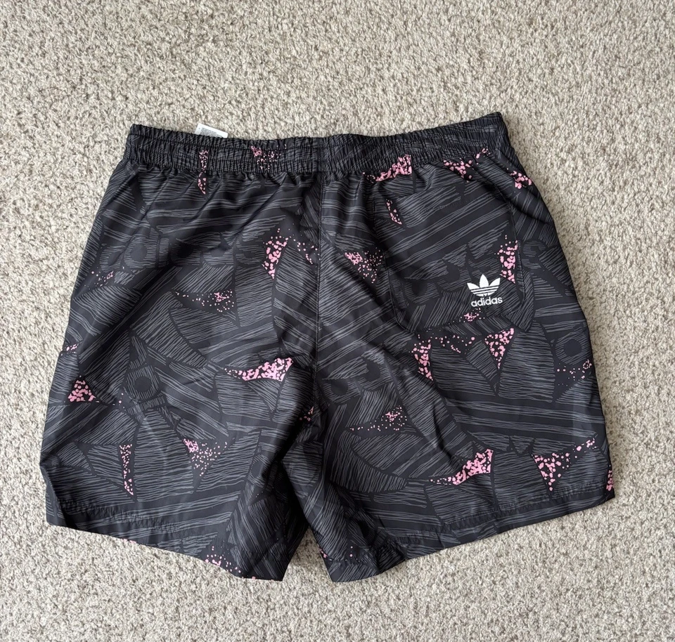 Pantalones Cortos Adidas Para Hombre Talla Grande Gris Carbón Trifolio AOP Pantalones Cortos de Natación Forrados 6" Ins Foto 2 de 4