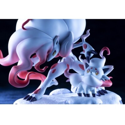 Pokemon Center Original Figure Hisui Zorua & Hisui Zoroark