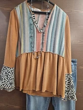 SIZE 2XL SUGARFOX Multi-Colored Long Flutter Sleeve Top INVPV3171