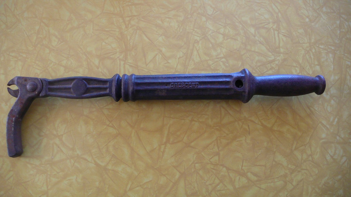 wani☺︎ Vintage Crescent Nail Puller VTG No. 56 Suregrip Unique