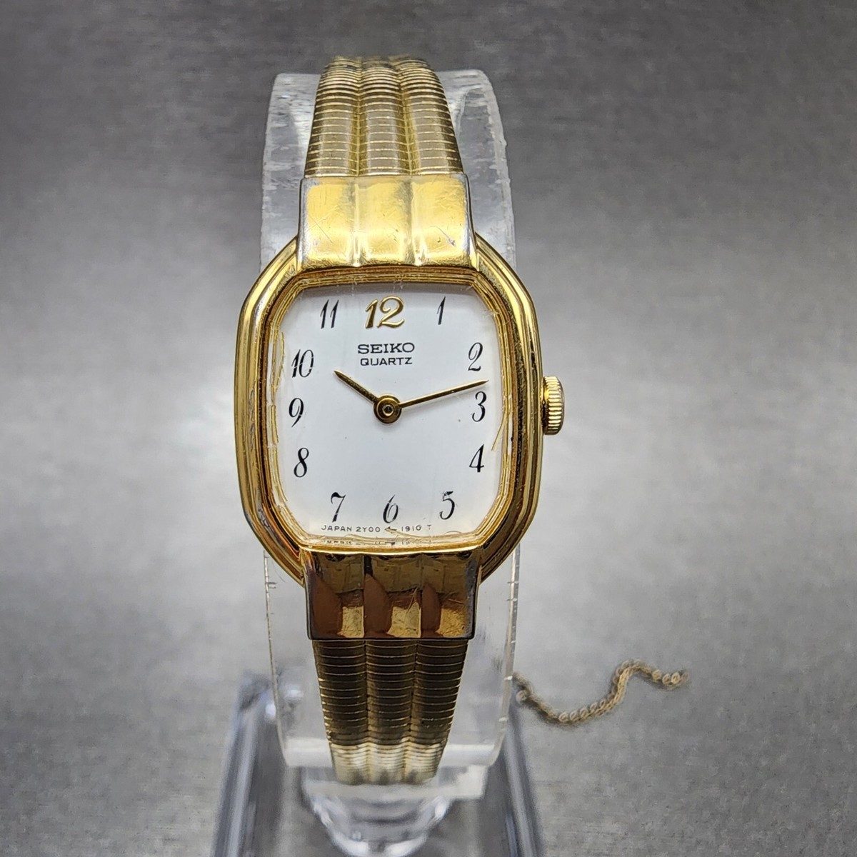 Seiko Watch Women 17mm White Dial Gold Tone Rectangle 2Y00