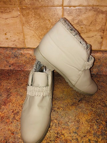 WOMEN'S A.J. VALANCI WATERPROOF ANKLE SNOW BOOTS-SIZE: 9M - Picture 5 of 6