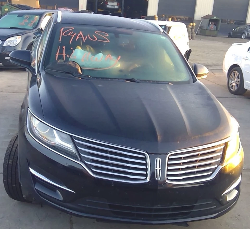 2016 Lincoln MKC Front Driver Left LH Door Trim Panel in Black - Изображение 2 из 4