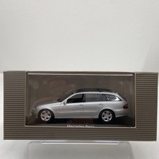 Mercedes Benz dealer exclusie 1/43 Mercedes-Benz E-Class T-el Wagon Siler E320