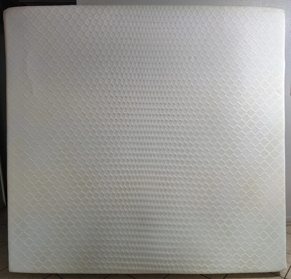 Colchón Ashley Chime de felpa de espuma viscoelástica King de 12 pulgadas Foto 3 de 4