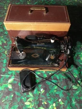 Rare antique singer sewing machine with Etching W/ Box Made In Canada #jc278731