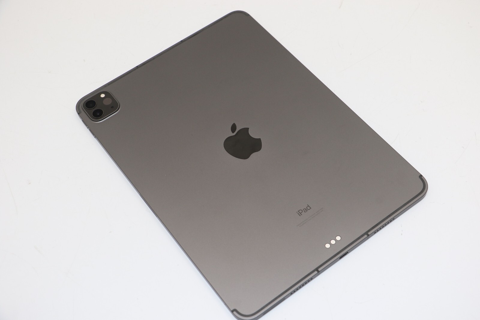Apple iPad Pro 3rd Gen 128GB, WiFi + 5G (Unlocked), 11 in Space Gray
