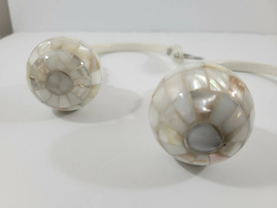 2 cortinas de metal retenedores redondos blanco perlado mosaico remates de vidrio Foto 4 de 4