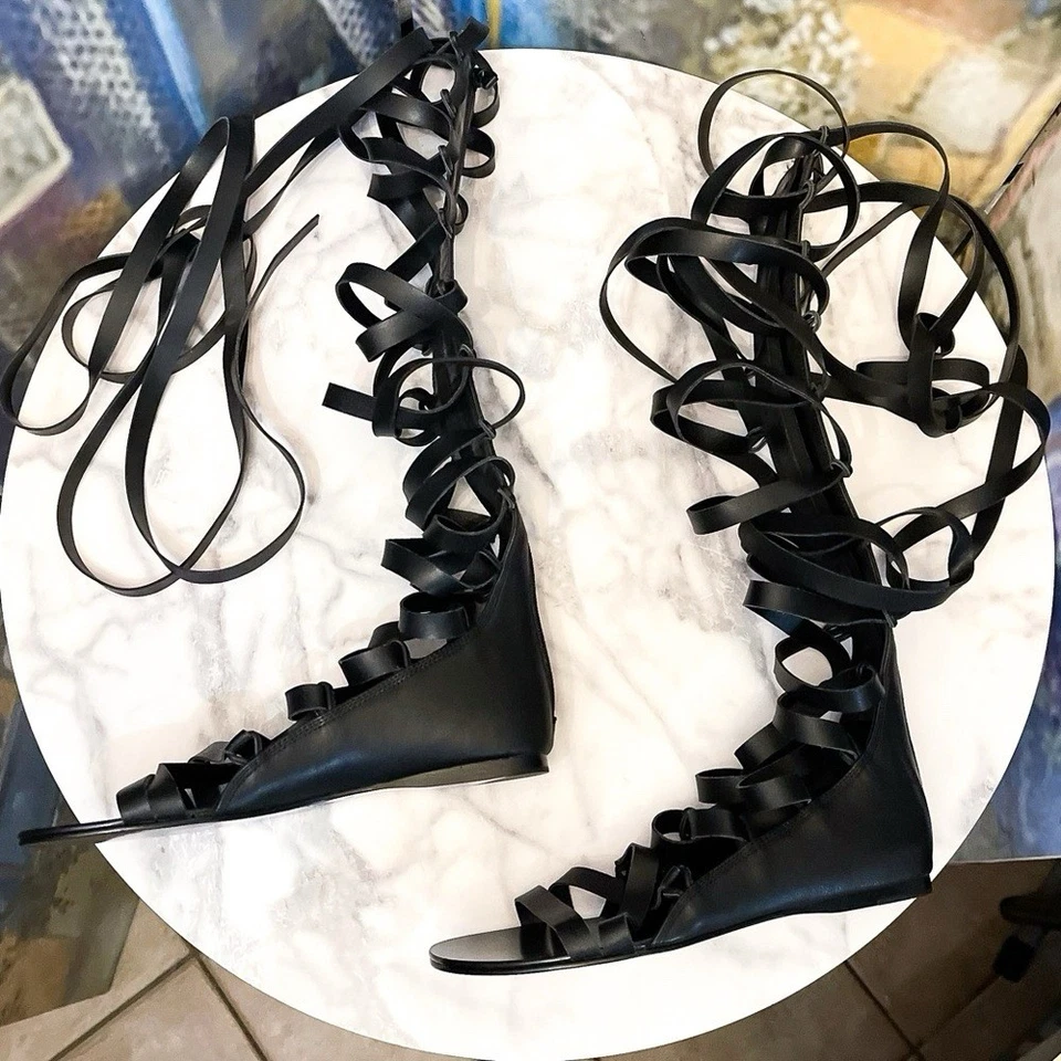 Sandalia Gladiador Aminah Abdul Jillil Riyka Cuero Negro Talla 8 Usada en Excelente Condición Foto 4 de 4