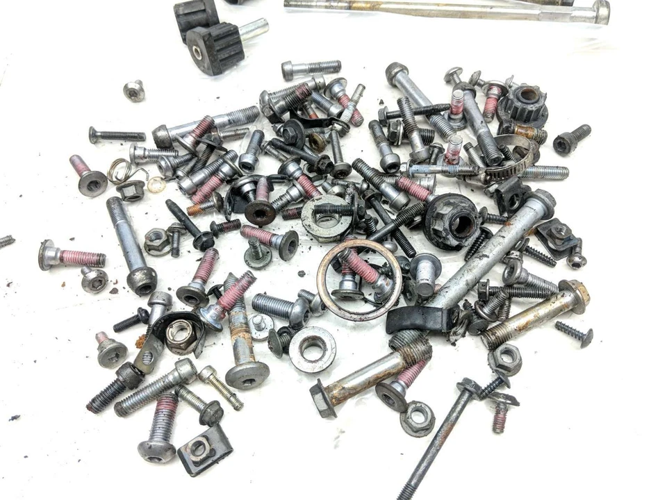 Комплект болтов 11 Kawasaki ZX6R Ninja разные детали основное оборудование - Изображение 4 из 4